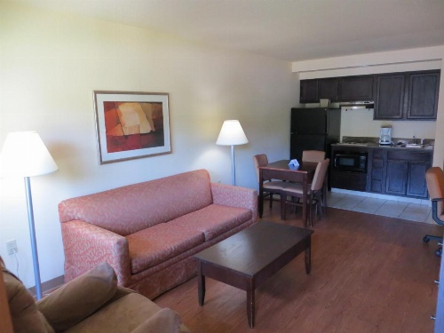 Markham House Suites Little Rock Medical Center image 11